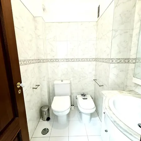 Airport And Bus Station فندق *