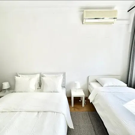 Airport And Bus Station Hotel *